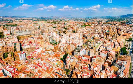 Vue panoramique aérienne du centre-ville de Murcia. Murcia est une ville dans le sud-est de l'Espagne. Banque D'Images