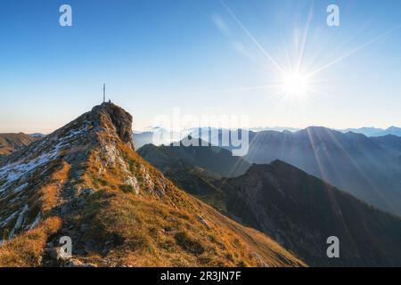 Montagne Hochplatte dans les Alpes d'Ammergauer Alpen en automne Banque D'Images