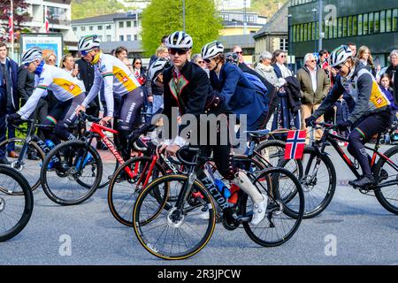 Sandnes, Norvège, 17 mai 2023, Parade of local cycle Club Riders Independence Day Celebritations Sandnes Norway Banque D'Images