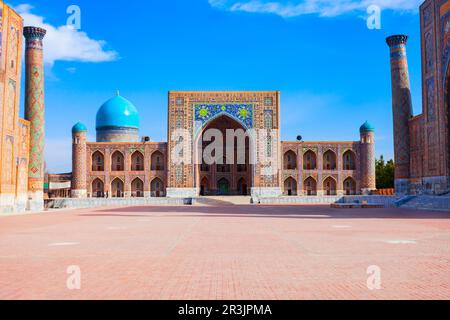 Registan Tilya Kori Madrassah fait partie de la ville antique du Registan, Samarkand ville en Ouzbékistan Banque D'Images