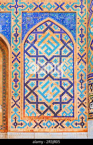 Registan mosaïque motif design fond de carreaux de céramique de Registan madrasah dans la ville de Samarkand, Ouzbékistan Banque D'Images