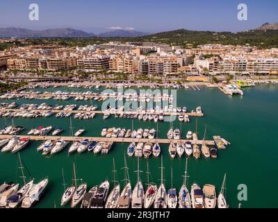 Puerto deportivo, Port d'Alcudia, Majorque, Iles Baléares, Espagne. Banque D'Images