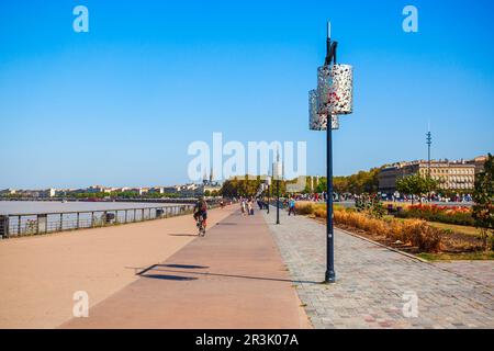 Rive de la Garonne dans le centre de Bordeaux en France Banque D'Images