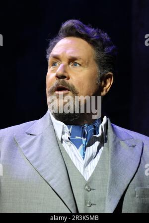 Michael ball, aspects of Love - production Photography, Lyric Theatre, Londres, Royaume-Uni, 23 mai 2023, Photo de Richard Goldschmidt Banque D'Images