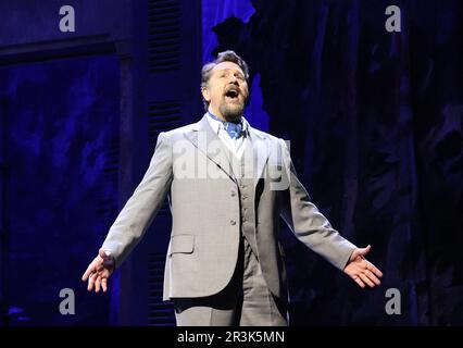 Michael ball, aspects of Love - production Photography, Lyric Theatre, Londres, Royaume-Uni, 23 mai 2023, Photo de Richard Goldschmidt Banque D'Images