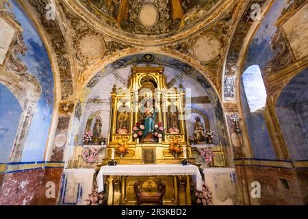 iglesia del siglo XVI, santuario de origen romanico de Santa María de la Nuez , municipio de Bárcabo,Sobrarbe, Provincia de Huesca, Comunidad Autónoma de Aragón, cordillera de los Pirineos, Espagne, europe. Banque D'Images