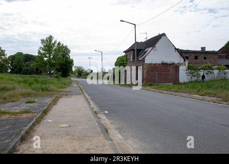 Village abandonné de Manheim près de la mine de lignite de Hambach à ciel ouvert au printemps 2023 Banque D'Images