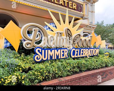 L'entrée de Dollywood avec le logo du parc d'attractions. Dollywood est le célèbre parc d'attractions de Dolly Parton situé dans les Smoky Mountains. Banque D'Images
