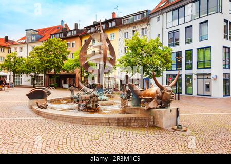 Friedrichshafen, Allemagne - 05 juillet 2021 : fontaine Buchhornbrunnen à Adenauerplatz, place principale de Friedrichshafen, ville sur les rives du lac Const Banque D'Images