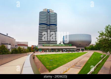 Munich, Allemagne - 08 juillet 2021: Musée BMW c'est un musée automobile de l'histoire de BMW situé près de l'Olympiapark à Munich, Allemagne Banque D'Images