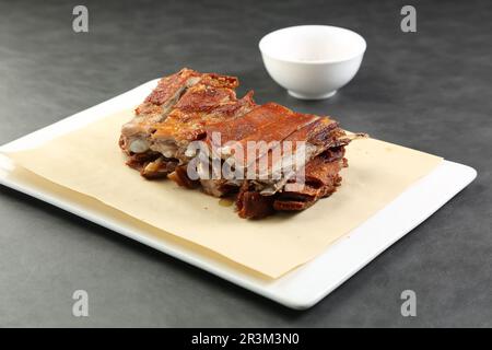 Cuisine chinoise, chops de viande d'agneau au barbecue，xinjiang，shashlik. Kebab. Côtelettes d'agneau grillées Banque D'Images