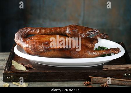OIE marinée, rôti d'oie gastronomique traditionnel Banque D'Images