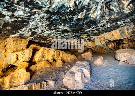 Grottes dans la région d'Oued Ahansal au Maroc Banque D'Images