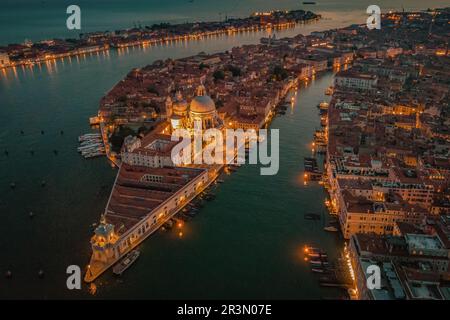 Venise depuis le dessus de l'Aerial drone vue sur la place Saint-Marc ou la Piazza San Marco Venise, Italie Banque D'Images