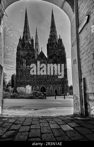 Cathédrale de Lichfield en noir et blanc Banque D'Images