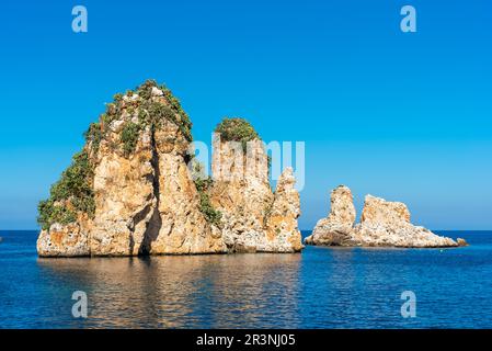 Les spectaculaires piles de la mer de Scopello en Sicile Banque D'Images