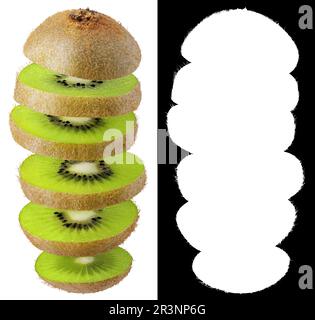Coupe de kiwi en vol dans l'air isolée sur fond blanc avec masque de coupure (canal alpha) pour une isolation rapide. Profondeur de champ complète. Banque D'Images