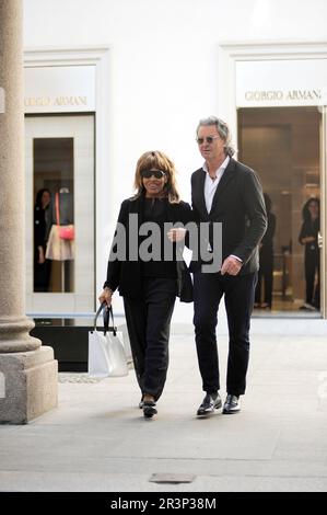 Milan, Italie. 24th mai 2023. Milan, 24-05-2023 la chanteuse Tina Turner, 83 ans, est décédée aujourd'hui après une longue maladie chez elle à Kusnacht en Suisse. Dans les archives photos de 2013-2016 avec son mari Ervin Bach sur quelques visites à Milan crédit: Agence de photo indépendante / Alamy Live News Banque D'Images