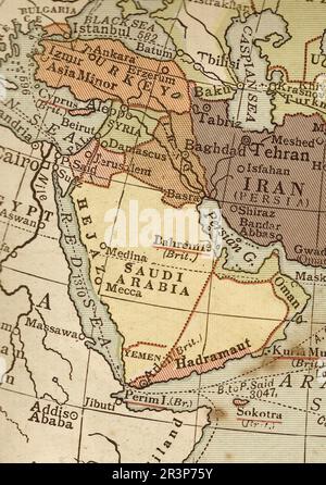 Carte politique d'époque en sépia montrant l'Arabie Saoudite. Banque D'Images