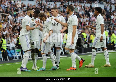 Madrid, Espagne. 24th mai 2023. Le Real Madrid célèbre son but lors du match de la Liga Day 36 Real Madrid et Rayo Vallecano au stade Santiago Bernabeu de Madrid, en Espagne, sur 24 mai 2023. Crédit : Edward F. Peters/Alay Live News Banque D'Images