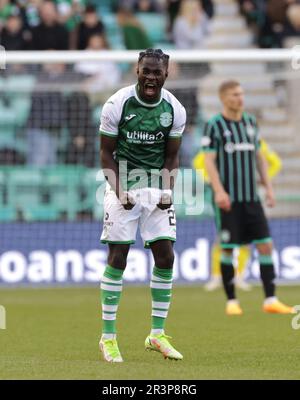 Elie Youan d'Hibernian célèbre le premier but de son côté lors du match cinch Premiership à Easter Road, Édimbourg. Date de la photo: Mercredi 24 mai 2023. Banque D'Images