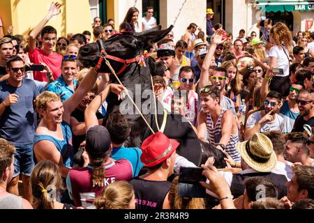 Parodia de Jaleo Jaleo, d'Ases, Fêtes de Sant Bartomeu, Ferreries, Minorque, Iles Baléares, Espagne. Banque D'Images