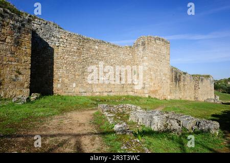 Muralla alto imperial, remodelada por Flavio Trajanea en el siglo I, Conimbriga, ciudad del Conventus Scallabitanus, provincia romana de Lusitania, cerca de Condeixa-a-Nova, district de Coimbra, Portugal, Europa. Banque D'Images