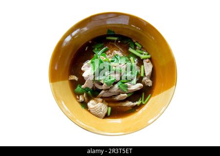 Découpe de soupe de nouilles de canard sur blanc isolé. Banque D'Images