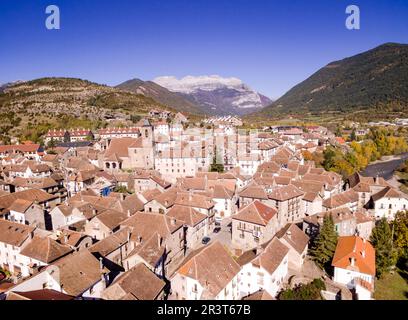 Hecho village, la vallée de hecho, vallées de l'ouest, du massif pyrénéen, province de Huesca, Aragon, Espagne, Europe. Banque D'Images