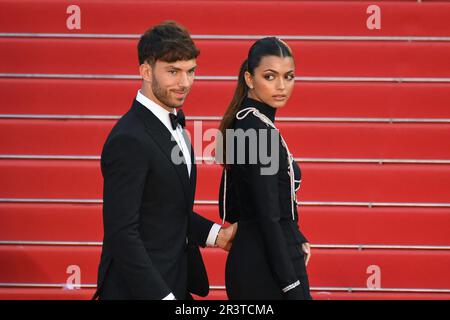 Kika Gomes et Pierre Gasly arrivent pour la projection de la passion de Dodin Bouffant au Festival de Cannes 76th qui s'est tenu au Palais des Festivals sur 24 mai 2023 à Cannes, France. Photo de Lionel Urman/ABACAPRESS.COM Banque D'Images