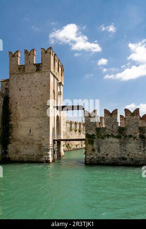 Château de Scaliger Castello Scaligero à Sirmione Banque D'Images