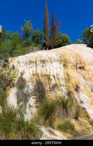 La région Toscane, en Italie. Près de Bagni San Filippo vous pouvez trouver cette merveilleuse beauté naturelle fabriqué à partir de calcaire termal Banque D'Images