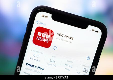 Chine. 22nd mai 2023. Dans cette illustration, le logo de l'application BBC News s'affiche dans l'App Store sur un téléphone Apple. Crédit : SOPA Images Limited/Alamy Live News Banque D'Images