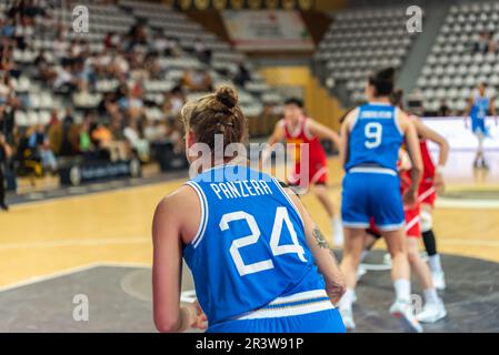 Vigo, Espagne. 24th mai 2023. le joueur Panzera sert après un délai d'attente. Credit: xan gasalla / Alamy Live News Banque D'Images