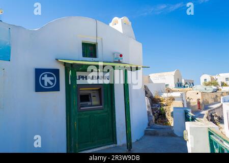 Ancienne architecture traditionnelle de l'île de Thirasia en face de Santorin. L'île est restée très préservée, Mer Egée, Cyclades, Grèce Banque D'Images