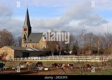 Église paroissiale catholique St. Johann Baptist Niederberg Banque D'Images