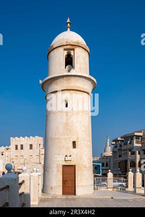 Minaret de la Mosquée occidentale de Souq Waqif, Doha, Qatar Banque D'Images