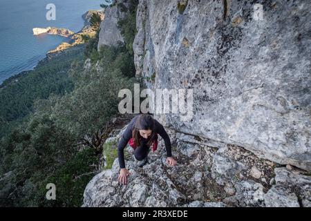 Ascension du col de sa Pella, Puig de Talaia Vella, Valldemossa, Majorque, Iles Baléares, Espagne. Banque D'Images