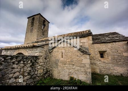 L'Iglesia Parroquial de Santa María de la Nuez , municipio de Bárcabo, Sobrarbe, Provincia de Huesca, Comunidad Autónoma de Aragón, cordillera de los Pirineos, Espagne, Europe. Banque D'Images