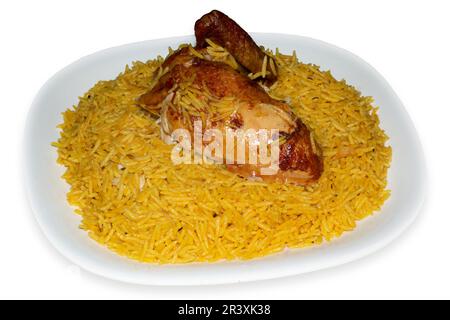 Plat Kabsa (cuisine traditionnelle arabe célèbre. Riz Mandi avec poulet grillé.) Banque D'Images