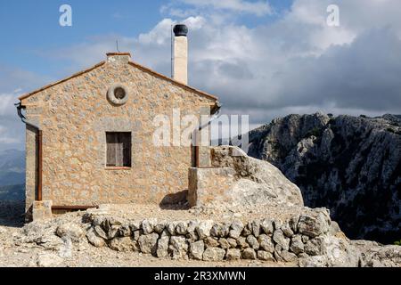 Refugio de es Puig de sa Talaia Vella, 868 metros, municipio de Valldemossa, Majorque, Iles Baléares, Espagne. Banque D'Images