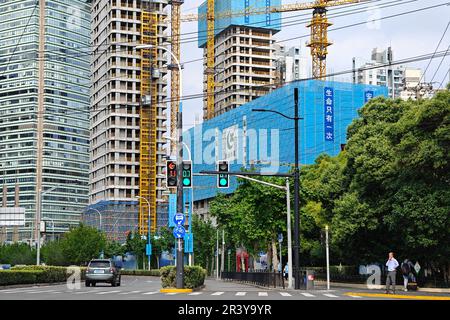 SHANGHAI, CHINE - 25 MAI 2023 - le projet de développement immobilier de greentownchina est en cours près du Bund à Shanghai, en Chine, au 25 mai 2023. Banque D'Images