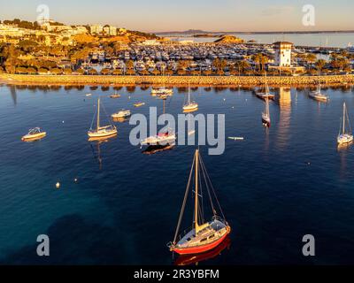 Bateaux de plaisance ancrés en face de Puerto Portals Banque D'Images