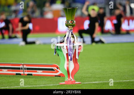 Coupe d'Italie après le match de finale de football de la coupe italienne entre Fiorentina et Inter au stade Olimpico Roma, au centre de l'Italie, sur 24 mai 2023. Banque D'Images