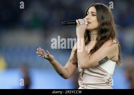 Gaia joue en direct lors du match de finale de football de la coupe italienne entre Fiorentina et Inter au stade Olimpico Roma, au centre de l'Italie, sur 24 mai 2023. Banque D'Images