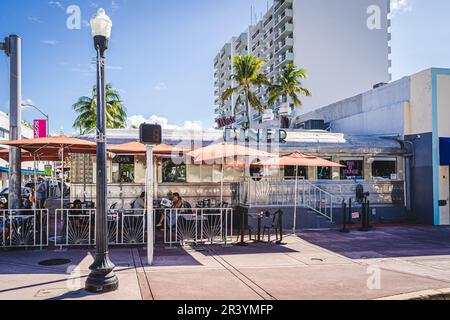 Miami, Etats-Unis - 7 décembre 2022. Vue sur le 11st Diner Restaurant de Miami Beach Banque D'Images