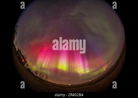 Une aurore à ciel ouvert de Kp7 niveaux dans le sud de l'Alberta, au Canada. Banque D'Images