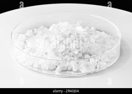 potion de nitrate d'argent, cristaux de nitrate utilisés dans l'industrie pharmaceutique Banque D'Images