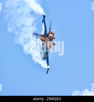 Présentation du F-16C Solo de la Force aérienne turque lors d'une démonstration aérienne à Konya, en Turquie. Banque D'Images