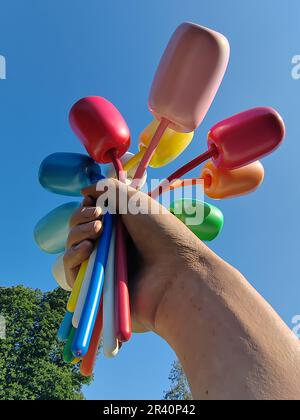 Le bouquet de tulipes de Jeff Koons, dans les jardins des champs-Élysées à Paris France. Banque D'Images